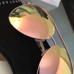 vivienne gold/rose quay sunglasses